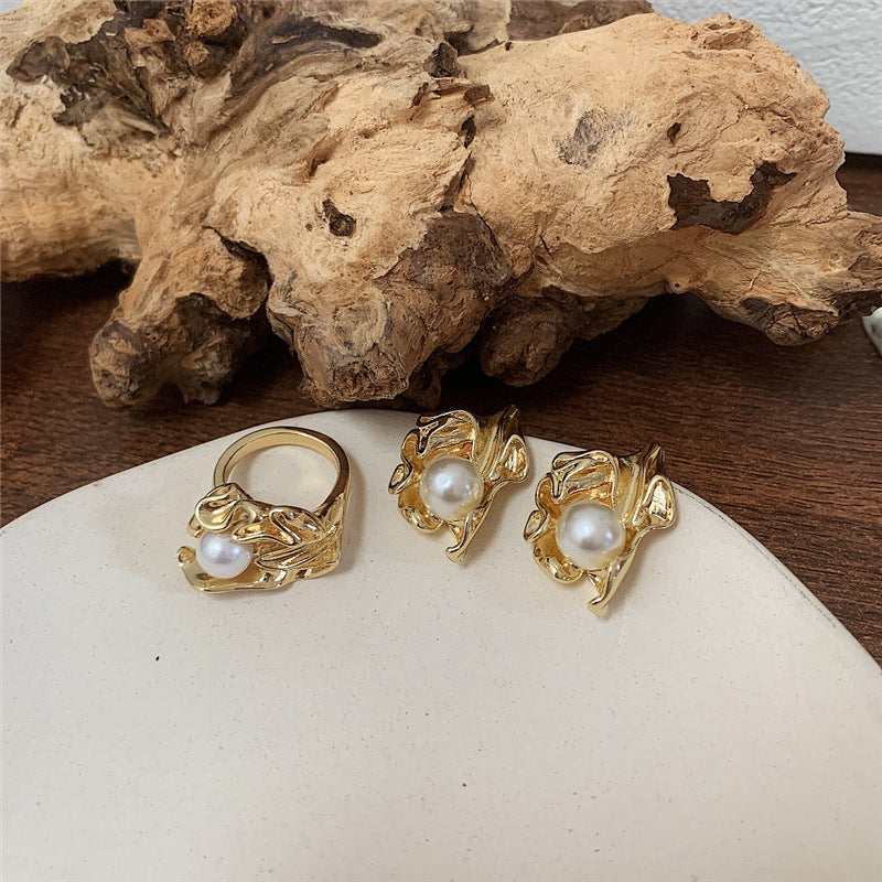 Irregular Pearl Ring